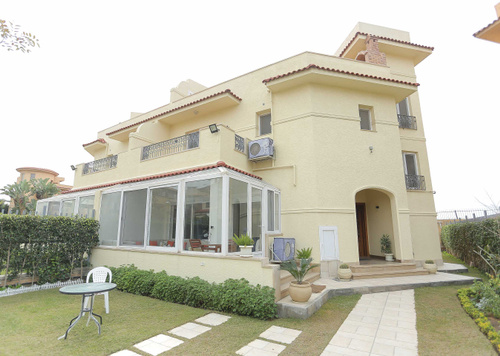 Villa for rent Mirosa Compound