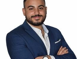 العميل Amr Moawed