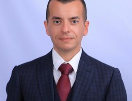 العميل Raymond  Riad