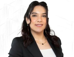 العميل Vivian  Romany