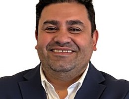 العميل Nader Talaat