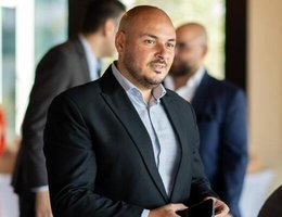 العميل Omar ElAttar