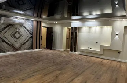 Apartment - 3 Bedrooms - 2 Bathrooms for rent in Stone Residence - 5th Settlement Compounds - The 5th Settlement - New Cairo City - Cairo