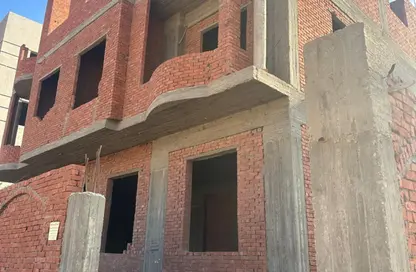Whole Building - 3 Bedrooms - 2 Bathrooms for sale in Neighborhood 1 - Neighborhood 26 - 10th of Ramadan City - Sharqia