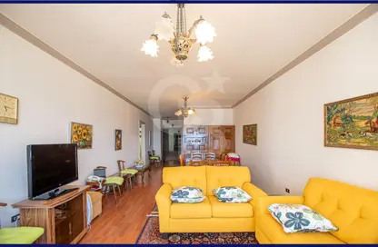 Apartment - 2 Bedrooms - 2 Bathrooms for sale in Al Geish Road - Roushdy - Hay Sharq - Alexandria