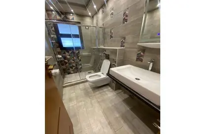 شقة - 3 غرف نوم - 3 حمامات للايجار في ذا كورت ياردز - كمبوندات الشيخ زايد - الشيخ زايد - الجيزة