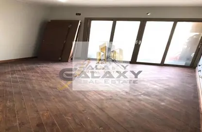 Apartment - 3 Bedrooms - 4 Bathrooms for sale in Cornish El Nile St. - Maadi - Hay El Maadi - Cairo