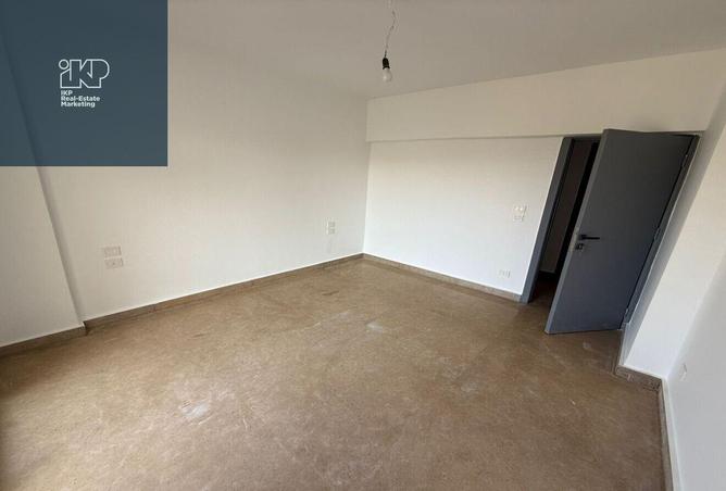 8310912 - Property Image 3