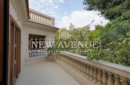 Villa - 5 Bedrooms - 4 Bathrooms for sale in Ganoob El Acadimia - New Cairo City - Cairo