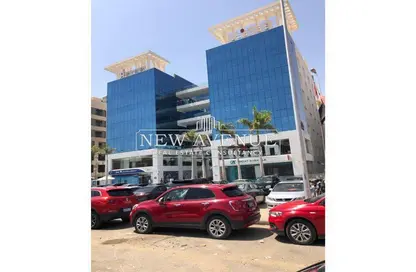 Show Room - Studio - 2 Bathrooms for rent in Golden Gate - South Teseen St. - The 5th Settlement - New Cairo City - Cairo