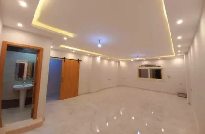 شقة - 3 غرف نوم - 2 حمامات للبيع في شارع الجزيرة - المستثمرين الجنوبية - مدينة القاهرة الجديدة - القاهرة