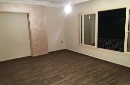 شقة - 3 غرف نوم - 2 حمامات للبيع في شارع الحجاز - المهندسين - الجيزة