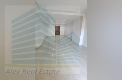 Apartment - 3 Bedrooms - 2 Bathrooms for rent in Sidi Gaber School St. - Sidi Gaber - Hay Sharq - Alexandria