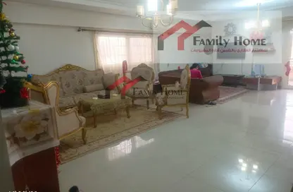 Apartment - 3 Bedrooms - 2 Bathrooms for sale in Zahraa Al Maadi St. - Degla - Hay El Maadi - Cairo