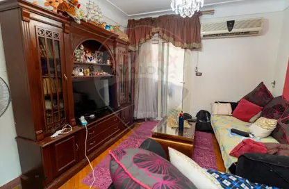 شقة - 4 غرف نوم - 1 حمام للبيع في جليم - حي شرق - الاسكندرية شقة - 4 غرف نوم - 1 حمام للبيع في جليم - حي شرق - الاسكندرية