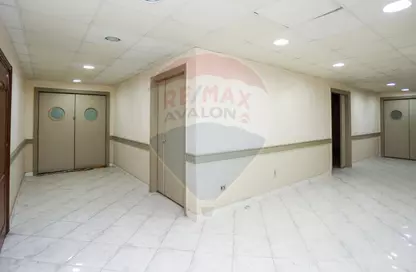 Full Floor - Studio - 3 Bathrooms for rent in Mohamed Fawzy Moaz St. - Smouha - Hay Sharq - Alexandria