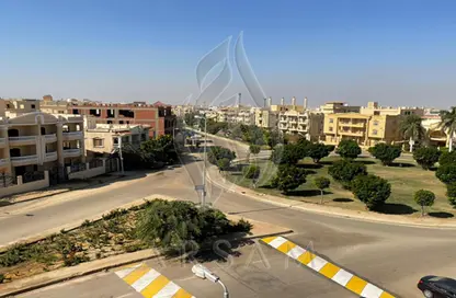 Apartment - 5 Bedrooms - 4 Bathrooms for sale in Area G - Ganoob El Acadimia - New Cairo City - Cairo