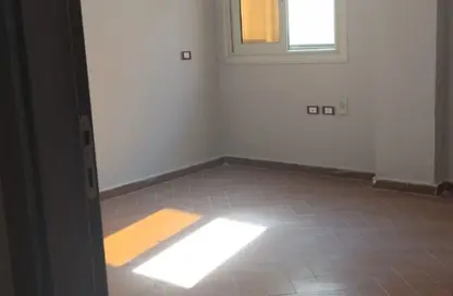 شقة - 3 غرف نوم - 1 حمام للايجار في عمارات البنفسج - البنفسج - مدينة القاهرة الجديدة - القاهرة