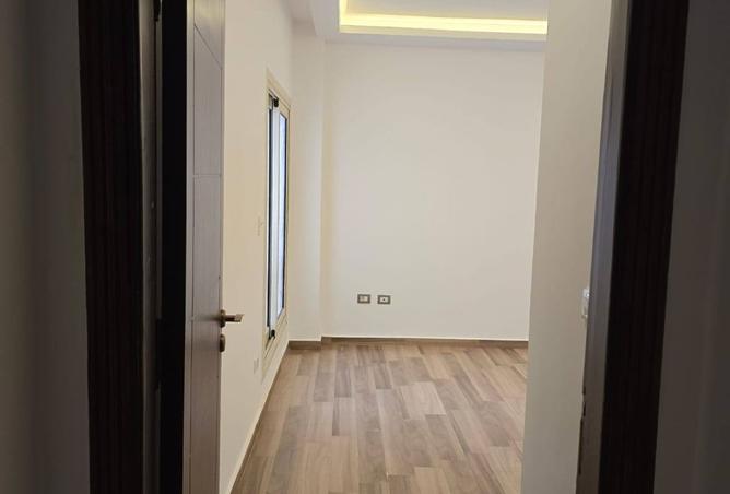 8428061 - Property Image 3