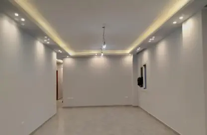 Apartment - 3 Bedrooms - 3 Bathrooms for rent in North Lotus - El Lotus - New Cairo City - Cairo