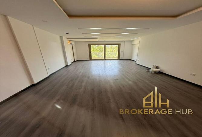 8082972 - Property Image 2