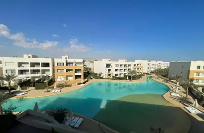 شاليه - 4 غرف نوم - 5 حمامات للبيع في ازها الساحل الشمالي - راس الحكمة - الساحل الشمالي