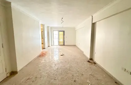 شقة - 3 غرف نوم - 3 حمامات للايجار في رشدي - حي شرق - الاسكندرية