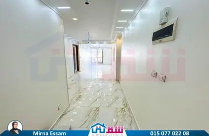 شقة - 2 غرف نوم - 2 حمامات للبيع في كامب شيزار - حي وسط - الاسكندرية