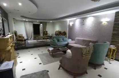 Apartment - 3 Bedrooms - 2 Bathrooms for sale in Anwar Al Mufti St. - 1st Zone - Nasr City - Cairo