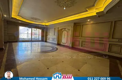 شقة - 4 غرف نوم - 3 حمامات للبيع في شارع محمد فوزي معاذ - سموحة - حي شرق - الاسكندرية