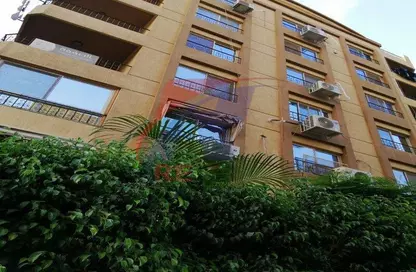 Apartment - 3 Bedrooms - 2 Bathrooms for sale in Al Sheikh Ahmed Elsawy St. - 6th Zone - Nasr City - Cairo