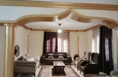 شقة - 4 غرف نوم - 2 حمامات للايجار في شارع المجاورة السابعة - الحي الاول - مدينة 6 أكتوبر - الجيزة