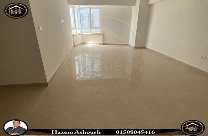 Apartment - 3 Bedrooms - 2 Bathrooms for rent in Smouha Square - Smouha - Hay Sharq - Alexandria