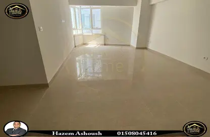 شقة - 3 غرف نوم - 2 حمامات للايجار في ميدان سموحة - سموحة - حي شرق - الاسكندرية