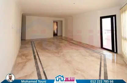 شقة - 4 غرف نوم - 3 حمامات للبيع في سموحة - حي شرق - الاسكندرية