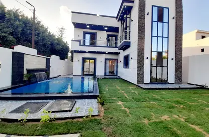 فيلا - 5 غرف نوم - 5 حمامات للبيع في كينج مريوط - حي العامرية - الاسكندرية