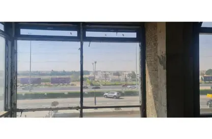 محل تجاري - استوديو - 2 حمامات للايجار في طريق وصلة دهشور - الشيخ زايد - الجيزة