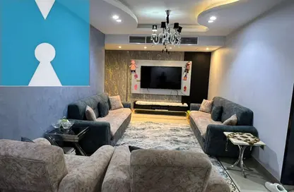 شقة - 3 غرف نوم - 1 حمام للبيع في المستثمر الصغير - الحي العاشر - الشيخ زايد - الجيزة