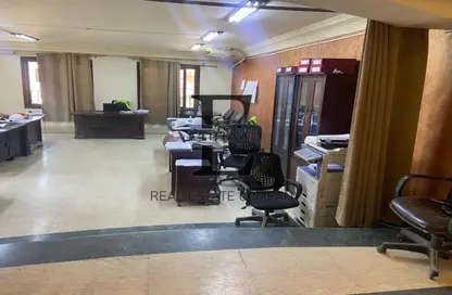 شقة - 4 غرف نوم - 3 حمامات للبيع في شارع كفر الزيات - ميدان الجامع - مصر الجديدة - القاهرة