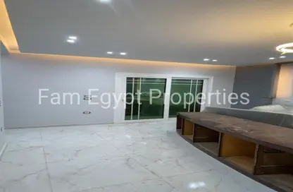 شقة - 3 غرف نوم - 2 حمامات للايجار في اللوتس الجنوبي - حى اللوتس - مدينة القاهرة الجديدة - القاهرة