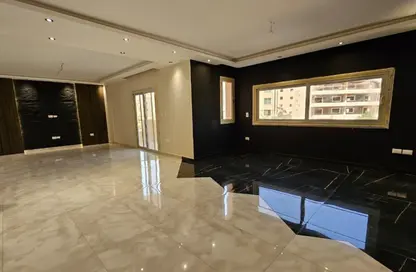 Apartment - 4 Bedrooms - 3 Bathrooms for rent in Zizinia St. - South Investors Area - New Cairo City - Cairo