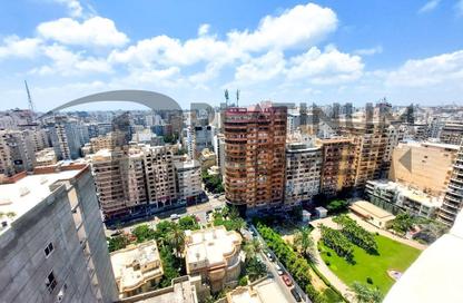 شقة - 3 غرف نوم - 3 حمامات للبيع في جليم - حي شرق - الاسكندرية