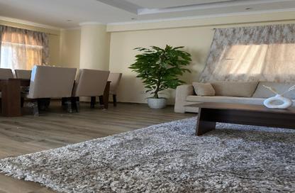Apartment - 2 Bedrooms - 1 Bathroom for rent in Al Sharq Al Taamin - 5th Settlement Compounds - The 5th Settlement - New Cairo City - Cairo