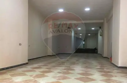 Shop - Studio - 2 Bathrooms for sale in Ismail Serry St. - Smouha - Hay Sharq - Alexandria