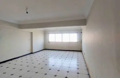 Apartment - 2 Bedrooms - 1 Bathroom for rent in Street 15 - Maadi - Hay El Maadi - Cairo
