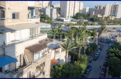 Apartment - 3 Bedrooms - 2 Bathrooms for sale in Kamal Eldin Salah St. - Smouha - Hay Sharq - Alexandria