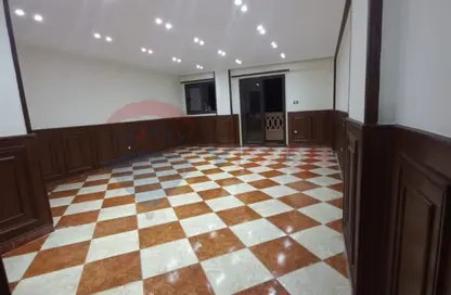 Apartment - 3 Bedrooms - 1 Bathroom for sale in Gamal Abdel Nasser Road - Sidi Beshr - Hay Awal El Montazah - Alexandria