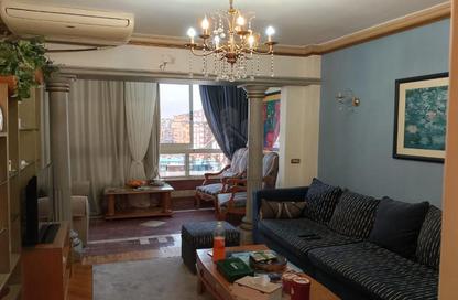Apartment - 3 Bedrooms - 1 Bathroom for sale in Al Fath St. - Fleming - Hay Sharq - Alexandria