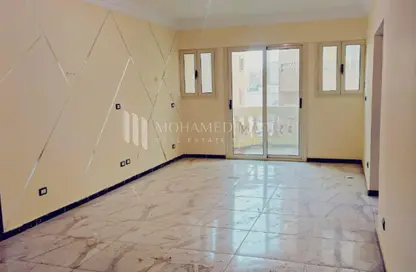 شقة - 3 غرف نوم - 1 حمام للبيع في المستثمر الصغير - الحي العاشر - الشيخ زايد - الجيزة