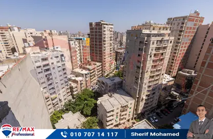 Apartment - 3 Bedrooms - 3 Bathrooms for sale in Mohamed Fawzy Moaz St. - Smouha - Hay Sharq - Alexandria